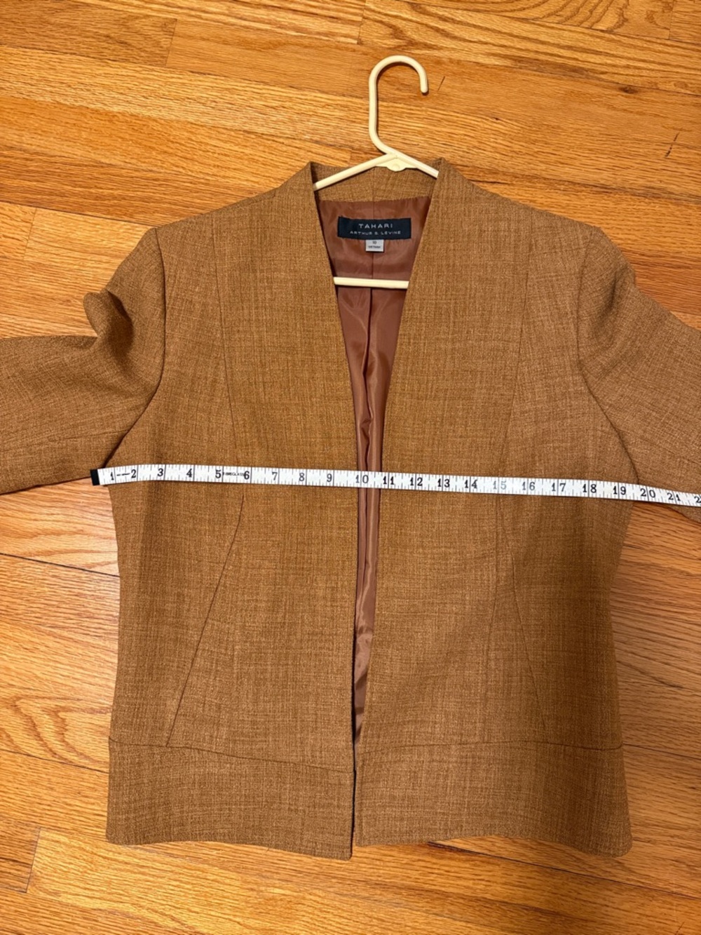 Tahari Tan Women's Blazer - Picture 2 of 2